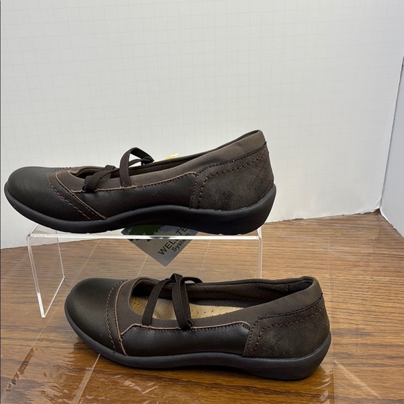 Earth Origins Brown Flats with Comfort Strap - Picture 2 of 6